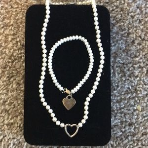 Genuine cultured pearl necklace and bracelet set
